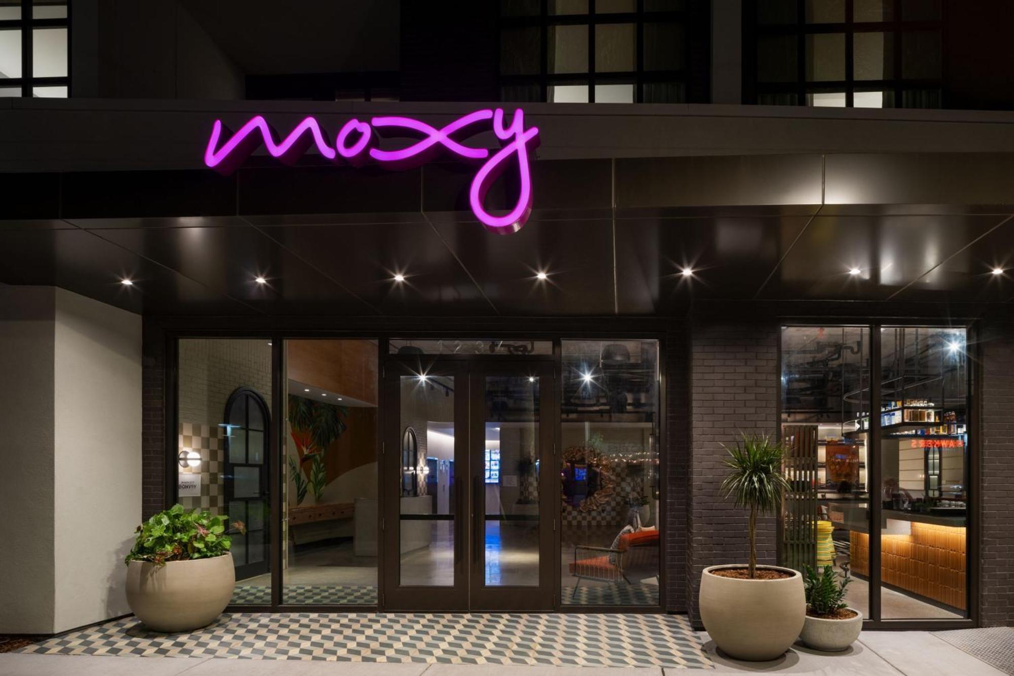 Moxy St. Petersburg Downtown Otel Dış mekan fotoğraf